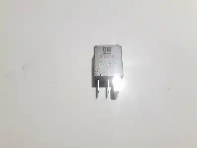 Pezzo di ricambio per auto di seconda mano relè per opel meriva b 1.7 16v cdti riferimenti oem iam 13100504