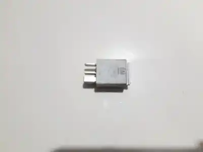 Pezzo di ricambio per auto di seconda mano relè per opel meriva b 1.7 16v cdti riferimenti oem iam 13100504