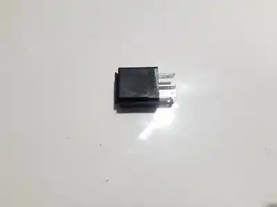 Pezzo di ricambio per auto di seconda mano relè per opel meriva b 1.7 16v cdti riferimenti oem iam 24435922