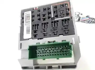 Pezzo di ricambio per auto di seconda mano scatola relè/fusibili per opel meriva b 1.7 16v cdti riferimenti oem iam 93363150