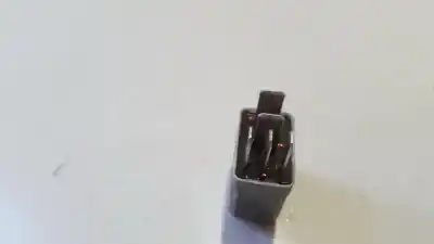Pezzo di ricambio per auto di seconda mano relè per opel meriva b 1.7 16v cdti riferimenti oem iam 13100504  87720