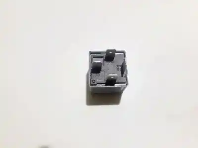 Second-hand car spare part relay for audi a6 avant (4b5) 1.9 tdi oem iam references 8d0951253a  v23134-b52-x301