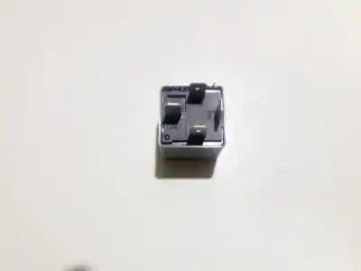 Second-hand car spare part relay for audi a6 avant (4b5) 1.9 tdi oem iam references 8d0951253a  v23134-b52-x301