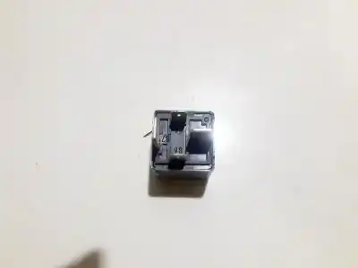 Second-hand car spare part relay for audi a6 avant (4b5) 1.9 tdi oem iam references 8d0951253  v23134-j52-x300