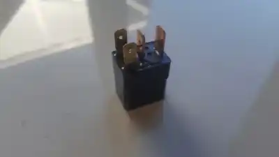 Second-hand car spare part relay for mazda 5 berl. (cr) 1.8 active oem iam references 502111217  