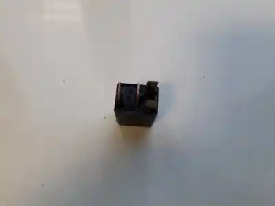 Second-hand car spare part relay for mazda 5 berl. (cr) 2.0 sportive oem iam references um4667730  acm33221m19