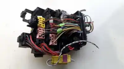 Second-hand car spare part Fuse Box Unit for SKODA SUPERB (3U4) 2.5 V6 TDI CAT (AYM) OEM IAM references 8D09370083  