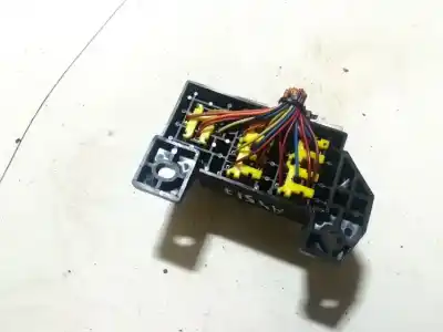 Second-hand car spare part fuse box unit for kia sorento 2.5 crdi ex oem iam references   