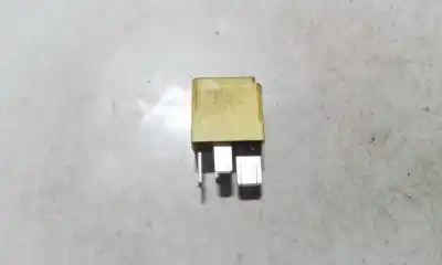 Second-hand car spare part relay for opel astra h caravan 1.9 cdti oem iam references 4ra00779306