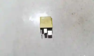 Second-hand car spare part relay for opel astra h caravan 1.9 cdti oem iam references 4ra00779306