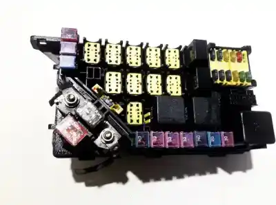 Peça sobressalente para automóvel em segunda mão Caixa De Fusíveis E Relés por KIA CARNIVAL 2.9 Turbodiesel CAT Referências OEM IAM   