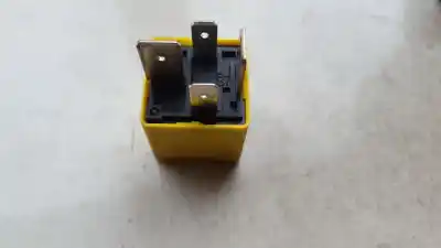 Second-hand car spare part relay for opel vectra c caravan 1.9 cdti oem iam references 90226846  