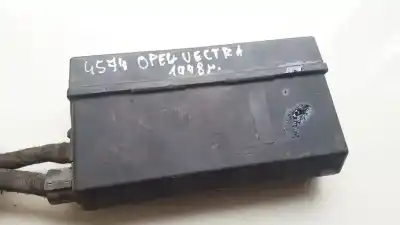 Peça sobressalente para automóvel em segunda mão caixa de fusíveis e relés por opel vectra b caravan 2.0 dti referências oem iam 90504296