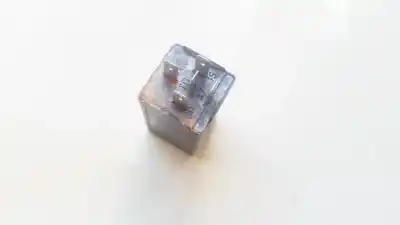 Pezzo di ricambio per auto di seconda mano relè per audi a6 avant (c4) 2.5 tdi riferimenti oem iam 4a0907413b  