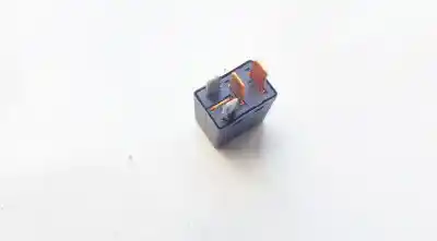 Second-hand car spare part relay for mitsubishi colt cz3 berl. 5 (z30a) 1.1 inform (d) oem iam references mb953382  v23075-e1001-x1