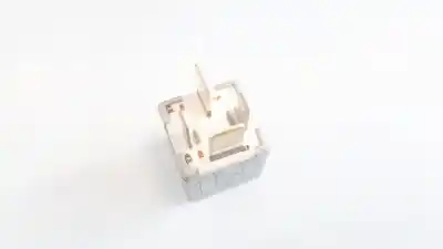 Second-hand car spare part relay for audi a4 avant (b5) 1.8 oem iam references 8d0951253  899312000