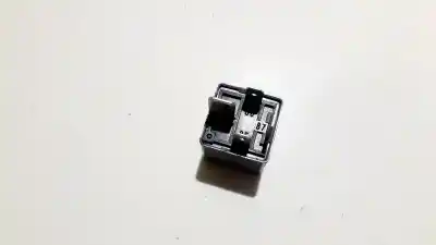 Second-hand car spare part relay for audi a6 avant (4b5) 2.5 tdi oem iam references 8d0951253  v23134-j52-x300