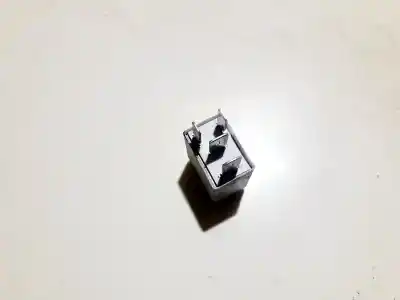 Second-hand car spare part relay for volkswagen caddy ka/kb (2k) 1.9 tdi oem iam references 1k0951253  v23374-a1601-x004
