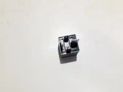 Second-hand car spare part relay for audi a6 c5 (4b2, 4b4) 2.5 tdi oem iam references 8d0951253  v23134-j52-x300