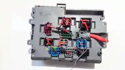 Second-hand car spare part fuse box unit for bmw 3-series, e90 / e91 / e93 2005.02 - 2009.01 320 d 130kw 2007.09 - 2011.12 oem iam references 911944603  9119446261007