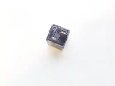 Second-hand car spare part relay for volkswagen passat variant (3b5) 1.9 tdi oem iam references 8d0951253  v23134-j52-x300