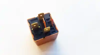 Pezzo di ricambio per auto di seconda mano relè per chevrolet captiva 2.0 diesel cat riferimenti oem iam 94580644  