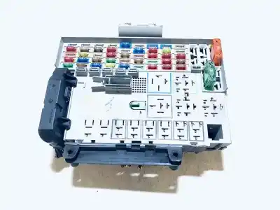 Recambio de automóvil de segunda mano de CAJA RELES -  FUSIBLES para OPEL ASTRA, G 1998.09 - 2004.12  referencias OEM IAM 24431677  24412497