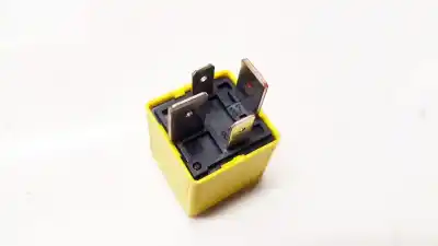 Pezzo di ricambio per auto di seconda mano relè per opel vectra c (z02) 2.2 16v (f69) riferimenti oem iam 90226846  