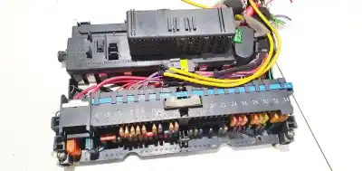 Pezzo di ricambio per auto di seconda mano Scatola Relè/fusibili per BMW X3 (E83) 3.0 24V CAT Riferimenti OEM IAM 8387153  0076240516-S0K 90206373
