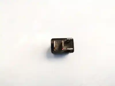 Second-hand car spare part relay for opel vectra c caravan 1.9 16v cdti cat (z 19 dth / lrd) oem iam references 24435922  