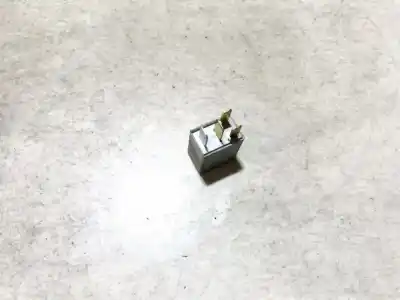 Pezzo di ricambio per auto di seconda mano relè per toyota auris, i e15 2006.10 - 2012.10 2.0l 93kw d-4d 2006.10 - 2012.10 riferimenti oem iam 9008087019  90080-87019, v23374a1601x001