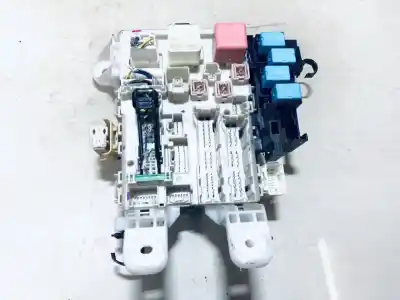 Pièce détachée automobile d'occasion boîtes à fusibles pour toyota rav 4 (a3) 2.2 turbodiesel cat références oem iam 8273042011  82730-42011, 8f020579