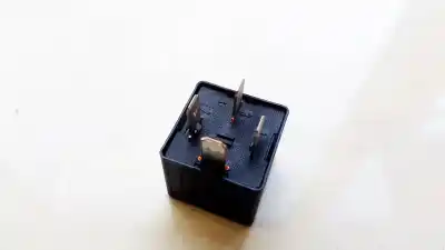 Second-hand car spare part relay for audi a5 cabriolet (8f7) 2.0 tdi oem iam references 8k0951253  v23136-b6-x72