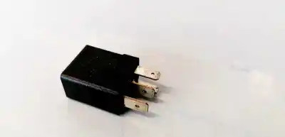 Pezzo di ricambio per auto di seconda mano relè per fiat doblo (119) 1.9 d sx riferimenti oem iam a727