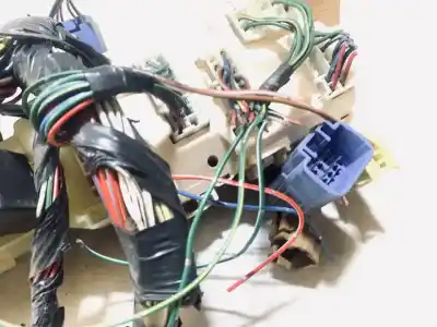 Second-hand car spare part fuse box unit for toyota corolla (e11) 1.6 linea terra oem iam references 929d21  