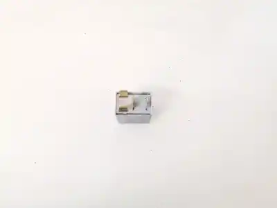 Pezzo di ricambio per auto di seconda mano relè per toyota corolla (e11) 2.0 d-4d linea sol riferimenti oem iam 9008087019  0332011001