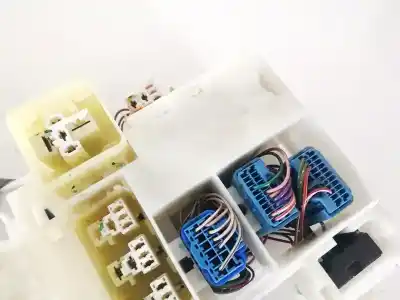 Second-hand car spare part fuse box unit for toyota corolla (e11) 2.0 d-4d linea sol oem iam references 6059a11  