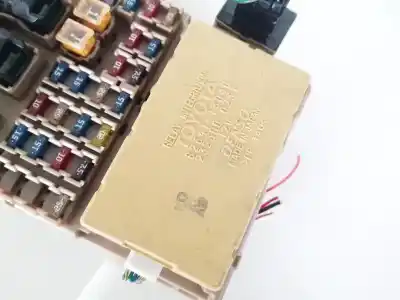 Second-hand car spare part fuse box unit for toyota corolla (e11) 2.0 d-4d linea sol oem iam references 8264113040  82641-13040, 232300-0231