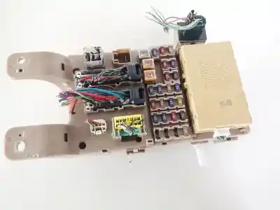 Peça sobressalente para automóvel em segunda mão caixa de fusíveis e relés por toyota corolla (e11) 2.0 d-4d linea sol referências oem iam 8264113040