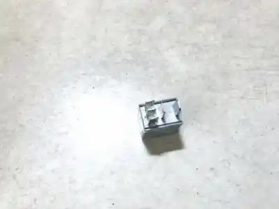 Second-hand car spare part relay for opel meriva 1.6 16v oem iam references 13100504  0332201100