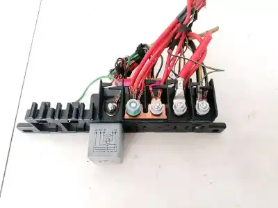 Pezzo di ricambio per auto di seconda mano  per VOLKSWAGEN PASSAT VARIANT (3B5)  Riferimenti OEM IAM 8L0941822A  896083000