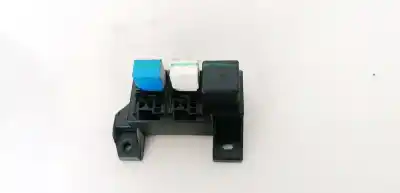 Pièce détachée automobile d'occasion BOÎTES À FUSIBLES pour KIA SORENTO I (JC)  Références OEM IAM 9522517000  95225-17000