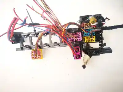 Second-hand car spare part fuse box unit for audi 80 avant 1.9 tdi oem iam references 8a1937503  