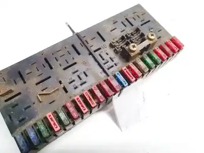 Автозапчасти б/у блок реле/предохранителей за audi 80 avant 1.9 tdi ссылки oem iam 443941822a  8a0010116f