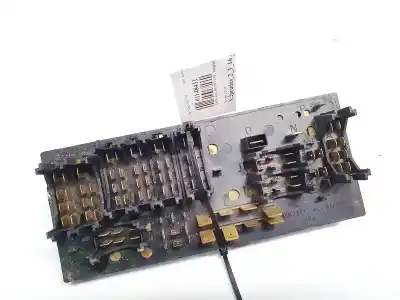 Автозапчасти б/у блок реле/предохранителей за audi 80 avant 1.9 tdi ссылки oem iam 443941822a  8a0010116f