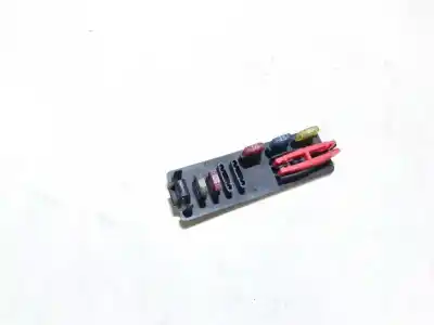 Pezzo di ricambio per auto di seconda mano Scatola Relè/fusibili per PEUGEOT 206, 2002.07 - 2009.01 FACELIFT 1.1 44KW 2002.07 - 2009.01 Riferimenti OEM IAM 9637466280  