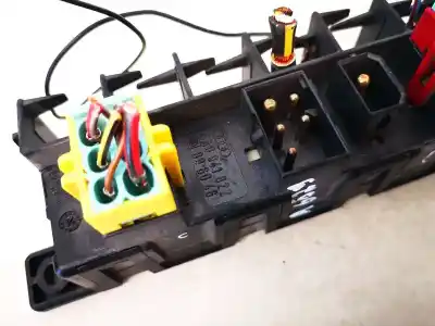 Second-hand car spare part fuse box unit for audi a4, b5 1994.11 - 1999.09 1.6 74kw 1994.11 - 2000.10 oem iam references 4a0941822  
