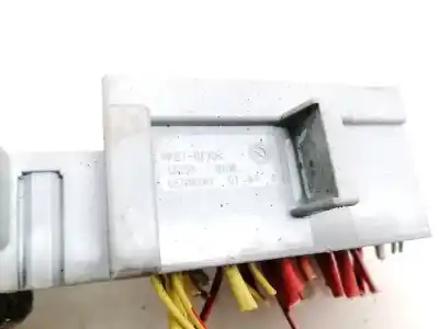 Second-hand car spare part fuse box unit for renault scenic ii 1.5 dci diesel oem iam references 13251  