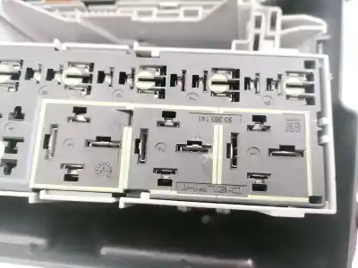 Second-hand car spare part fuse box unit for opel meriva b 1.7 16v cdti oem iam references 93363141  