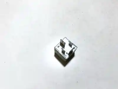 Second-hand car spare part relay for volkswagen passat variant (3b5) 1.9 tdi oem iam references 8d0951253  